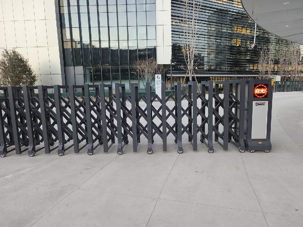 阿里巴巴北京总部（电动伸缩门+智能平移门+直杆道闸+车牌识别）